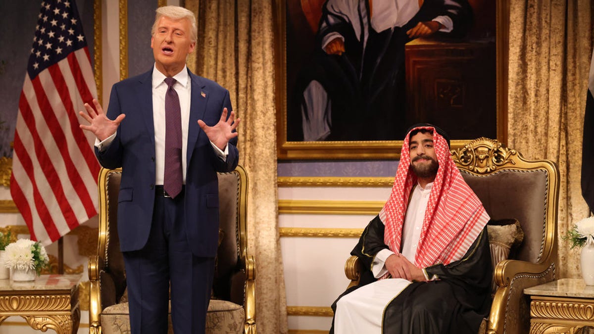 ‘SNL’ finale mocks Trump’s Middle East trip, cast departure rumors