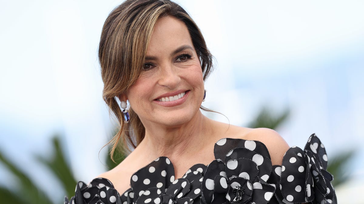 Mariska Hargitay reveals Nelson Sardelli is her biological father