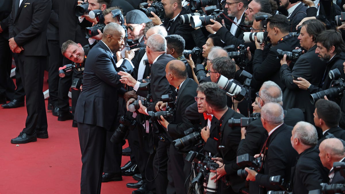 Denzel Washington Cannes 2025 video shows paparazzi confrontation